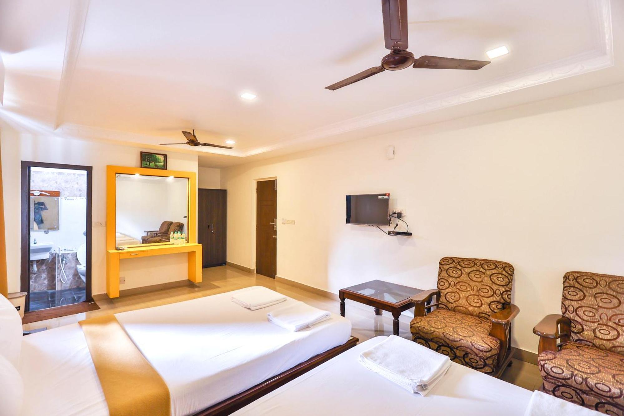 Hotel Golden Bliss Пондичерри Экстерьер фото