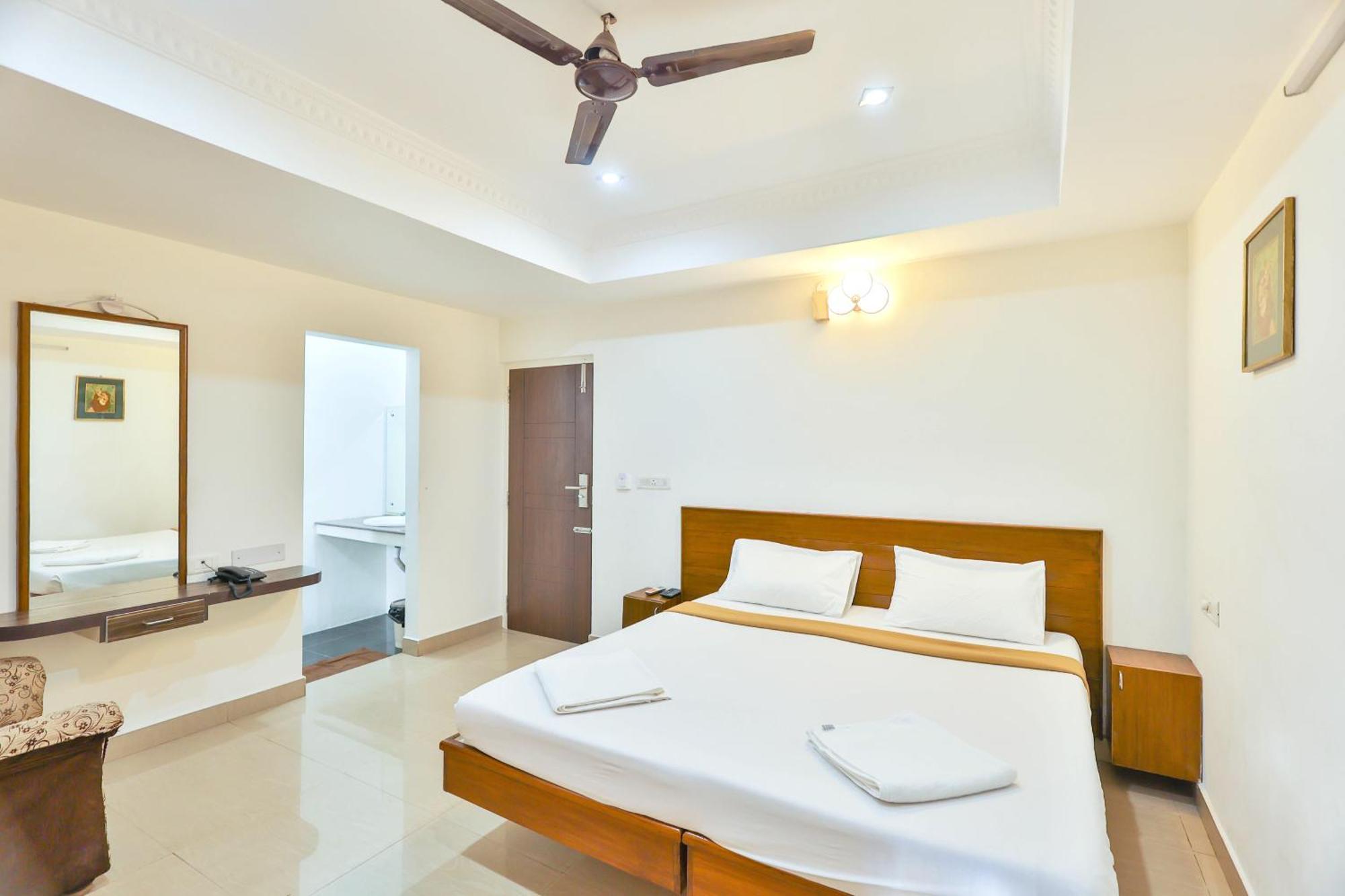 Hotel Golden Bliss Пондичерри Экстерьер фото