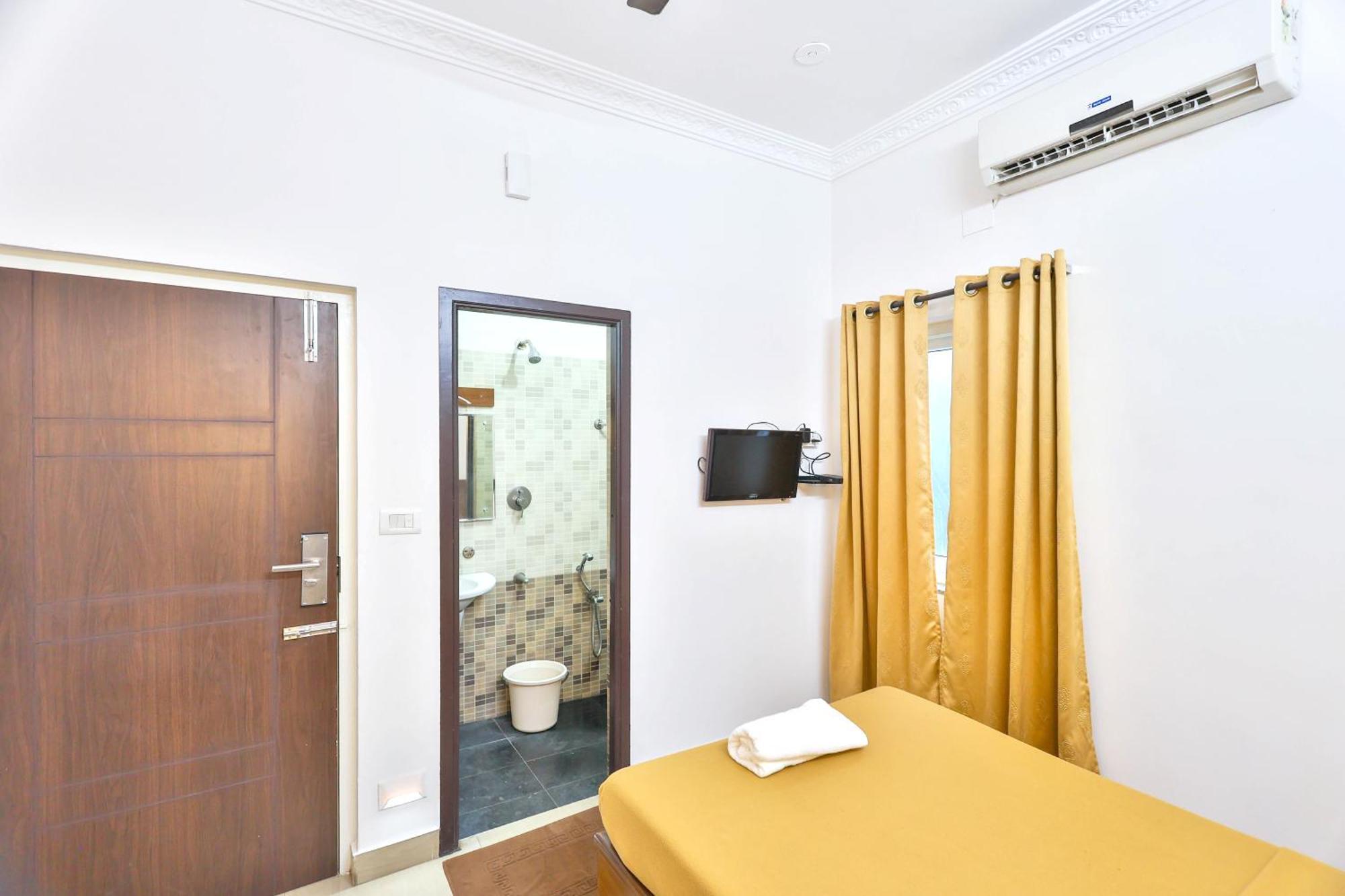 Hotel Golden Bliss Пондичерри Экстерьер фото
